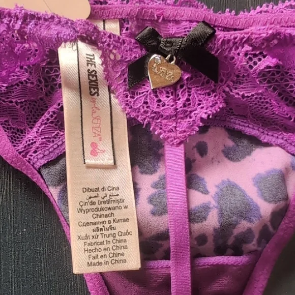 La Senza "The Sexies" Purple Leopard Lace G-string Thong - Picture 2 of 3